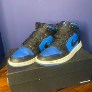 AIR JORDAN 1 RETRO MID HYPER ROYAL-BLACK #554724-068 SNEAKER